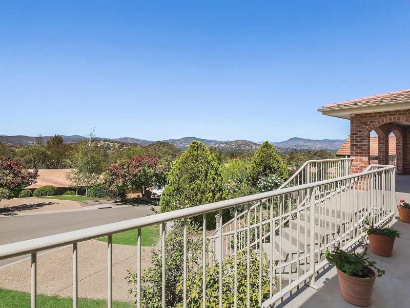 5 Hilton Close, Fadden ACT 2904