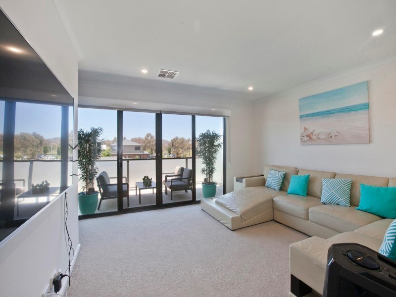 32/224 Flemington Road, Harrison ACT 2914