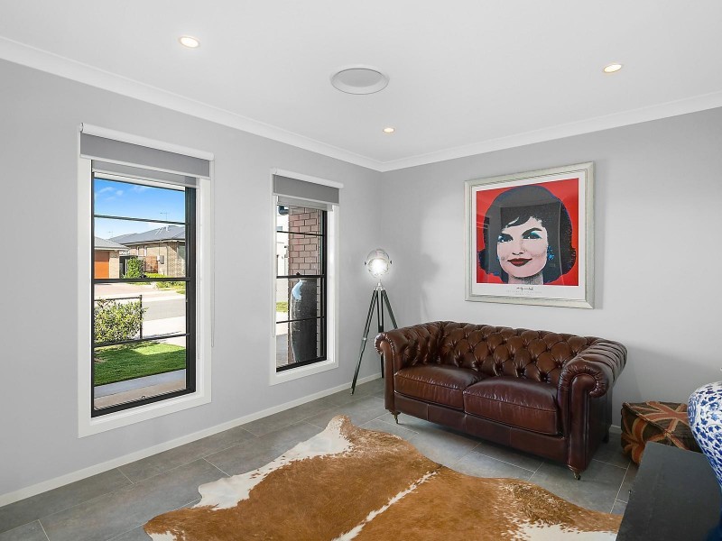 9 Griffiths Link, Googong NSW 2620