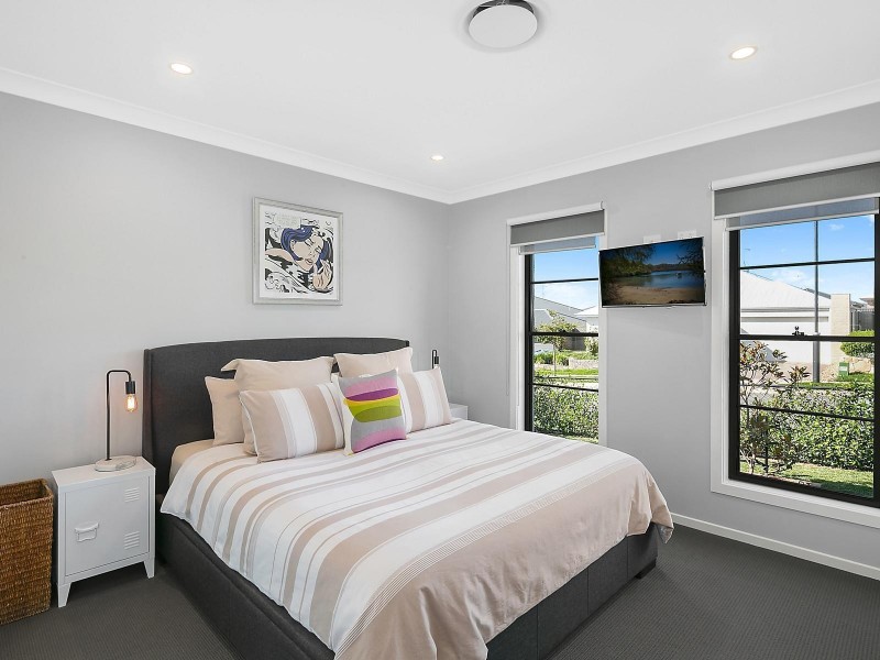 9 Griffiths Link, Googong NSW 2620