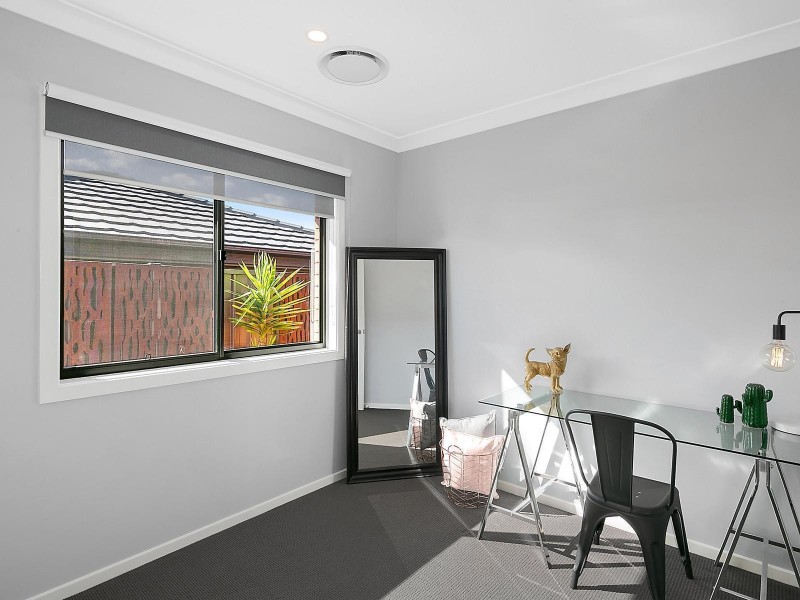 9 Griffiths Link, Googong NSW 2620