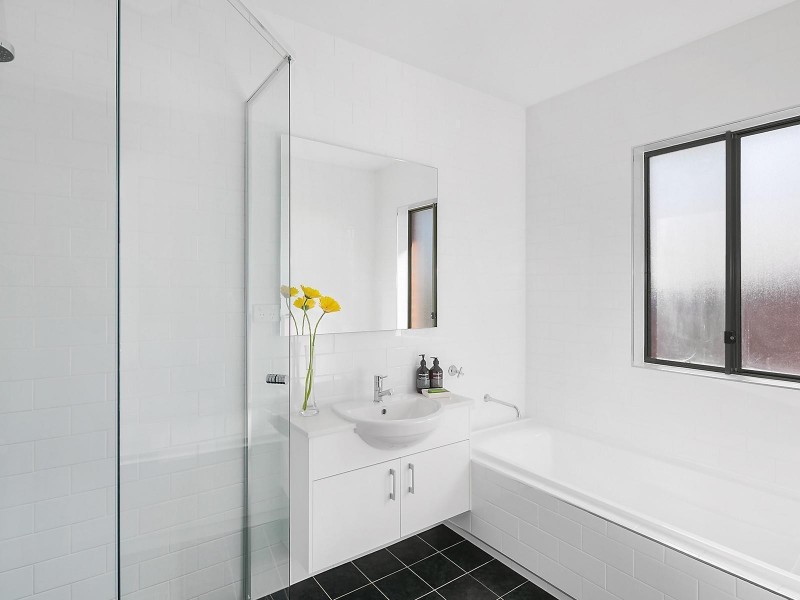 9 Griffiths Link, Googong NSW 2620