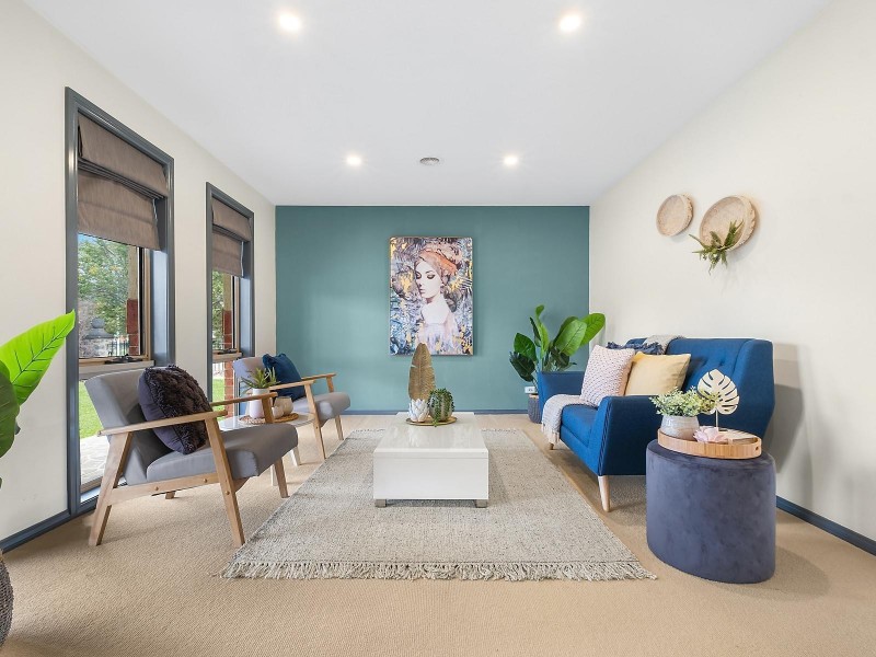 1 Bluestone Gardens, Jerrabomberra NSW 2619