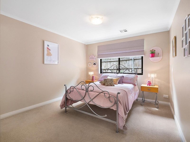 16 Winter Place, Jerrabomberra NSW 2619