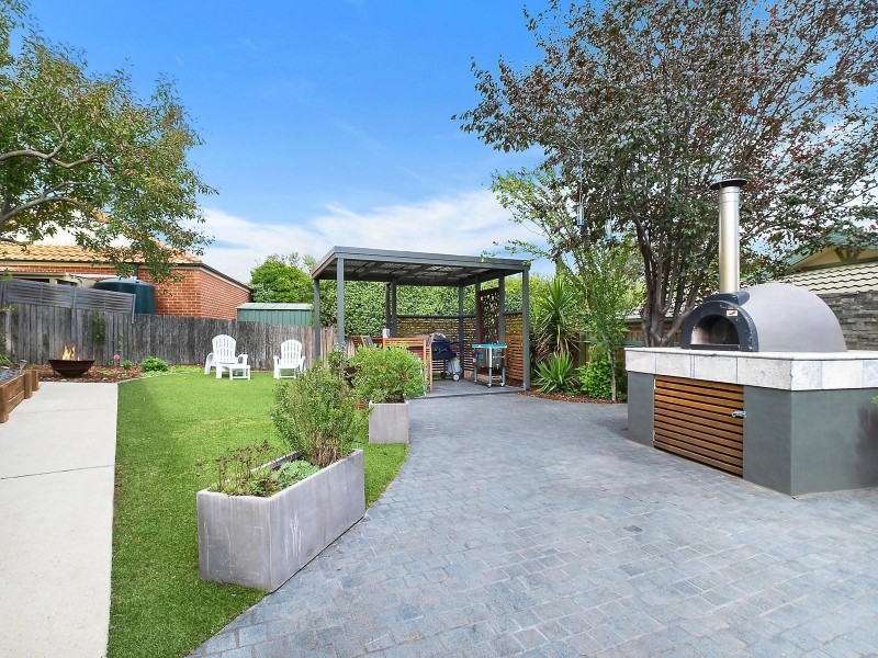 16 Winter Place, Jerrabomberra NSW 2619