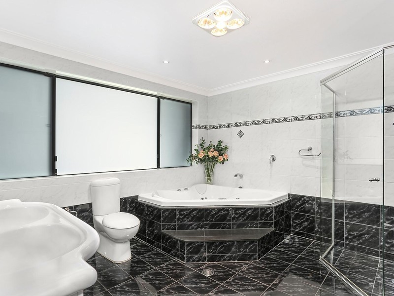 13 Tutt Crescent, Chiswick NSW 2046