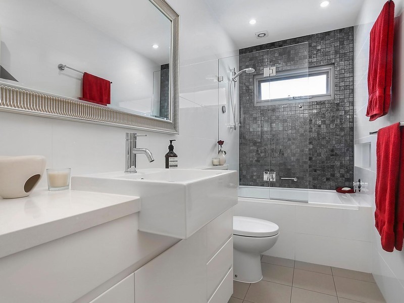 18 The Avenue, Balmain East NSW 2041