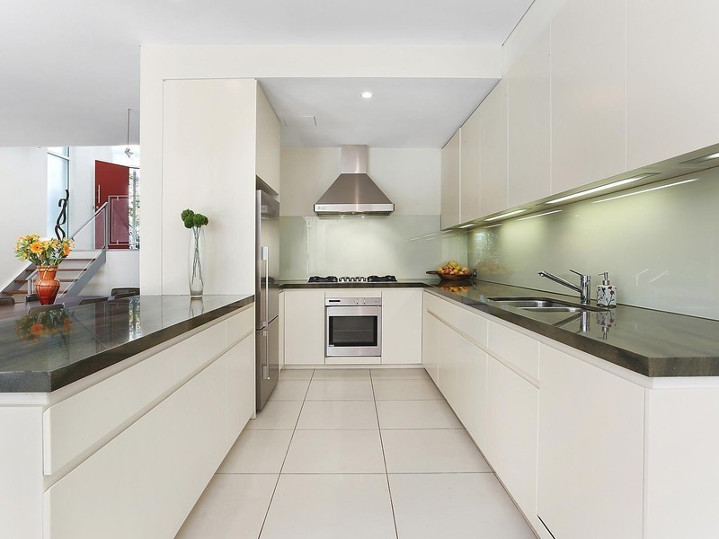 18 Hart Street, Balmain East NSW 2041