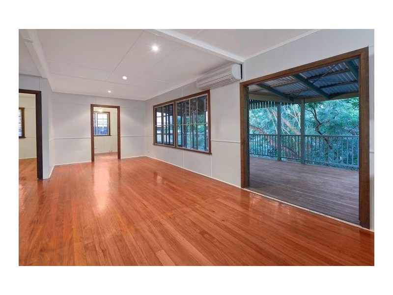 114 Simpsons Road, Bardon QLD 4065