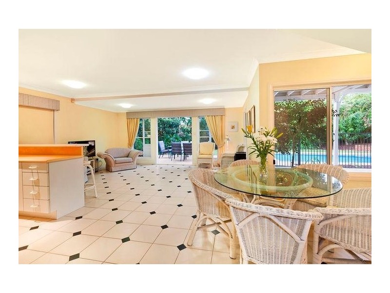 121 Waverley Road, Taringa QLD 4068