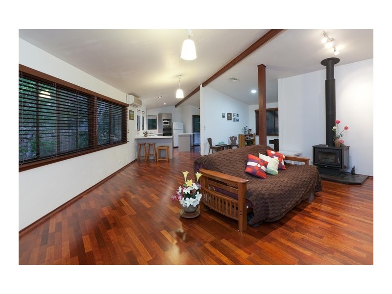 8 Dempster Street, Toowong QLD 4066