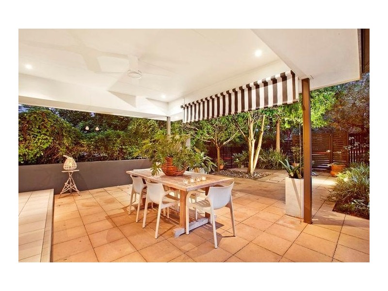 211 Taringa Parade, Taringa QLD 4068