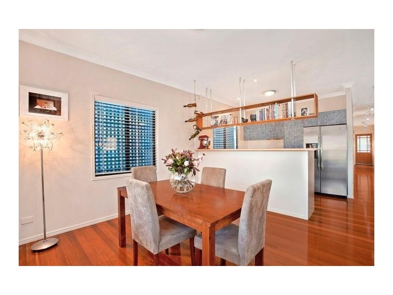 52 Gladstone Street, Indooroopilly QLD 4068