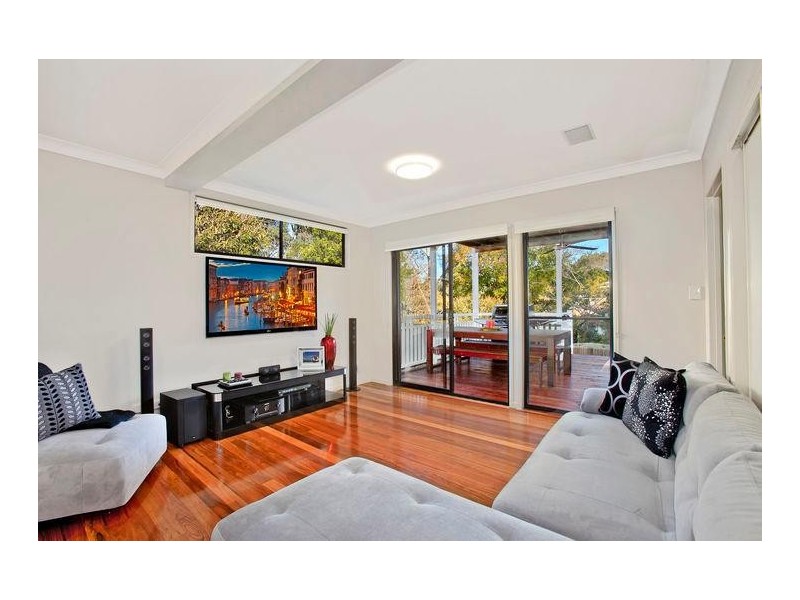 52 Gladstone Street, Indooroopilly QLD 4068