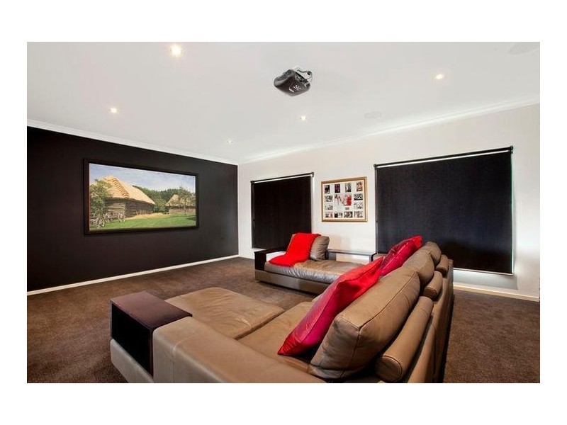 15 Stonehawke Place, The Gap QLD 4061