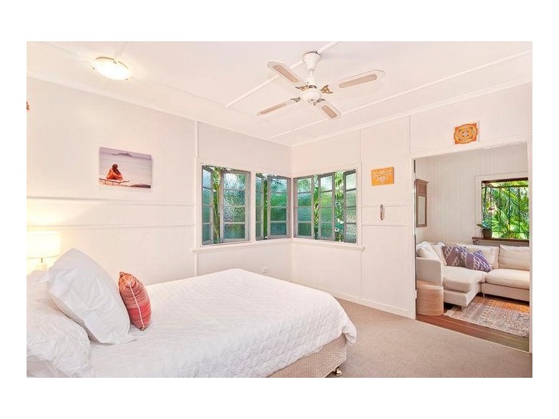 31 Ellen Street, Oxley QLD 4075