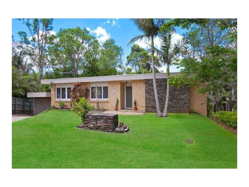 19 Rialanna Street, Kenmore QLD 4069
