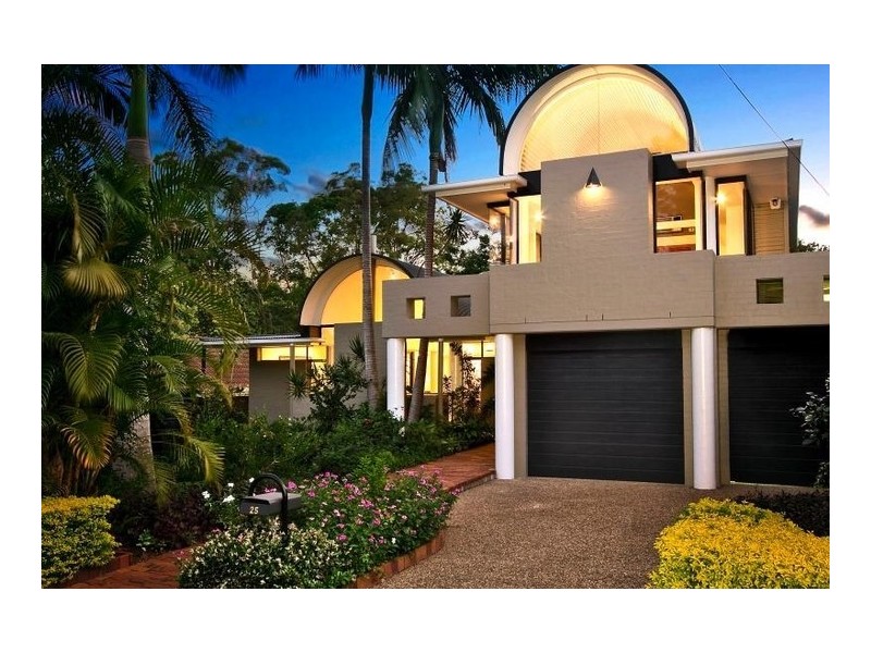 25 Eighth Avenue, St Lucia QLD 4067