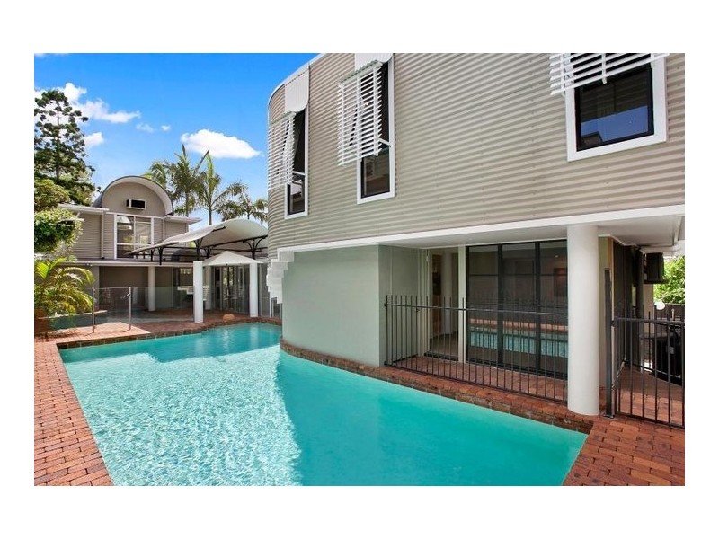 25 Eighth Avenue, St Lucia QLD 4067