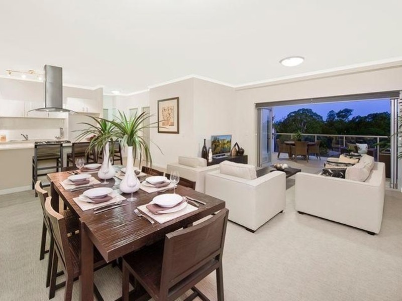 303/30 Riverview Terrace, Indooroopilly QLD 4068