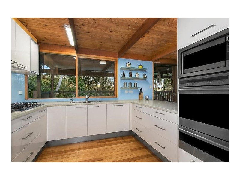 10 Jenkinson Street, Indooroopilly QLD 4068