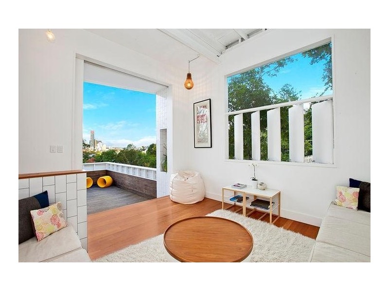 90 Enoggera Terrace, Red Hill QLD 4059