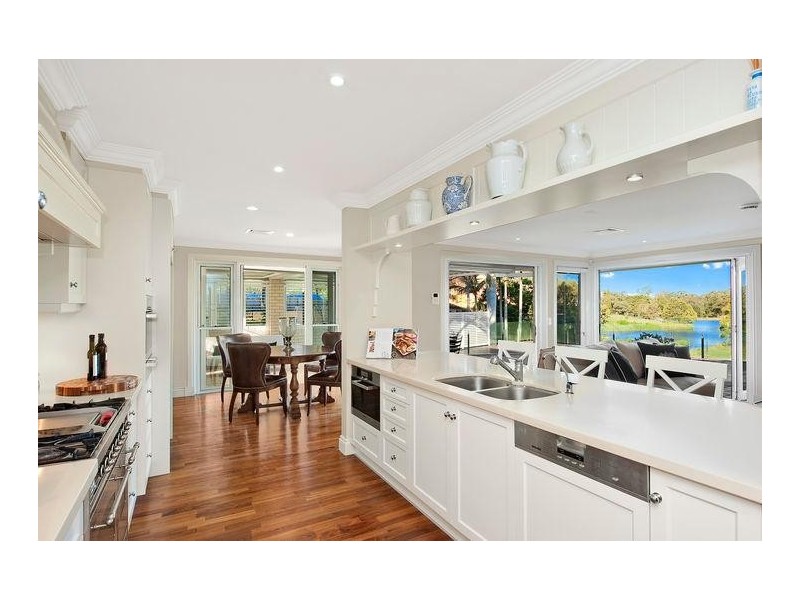 16 Carnoustie Court, Indooroopilly QLD 4068