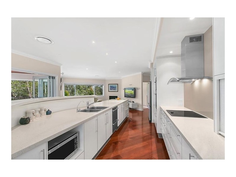 23 Highland Terrace, St Lucia QLD 4067