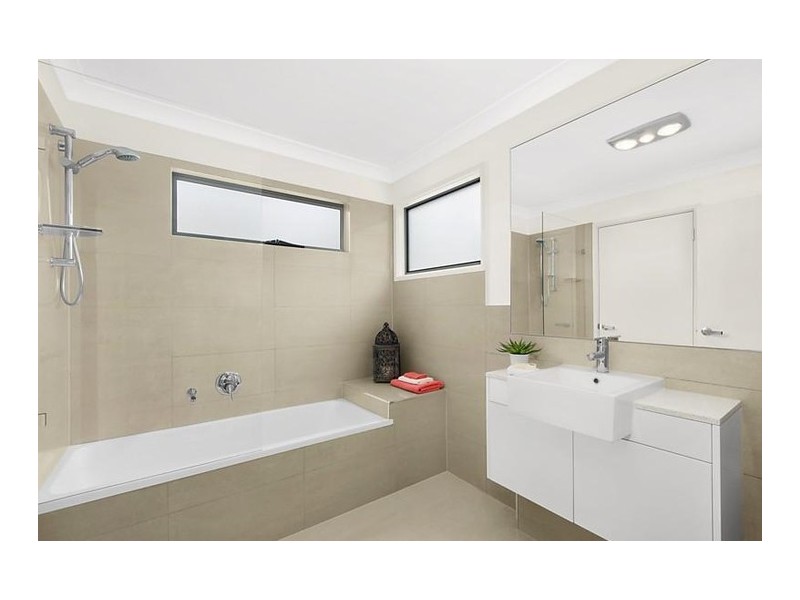 1/81B Haig Street, Gordon Park QLD 4031