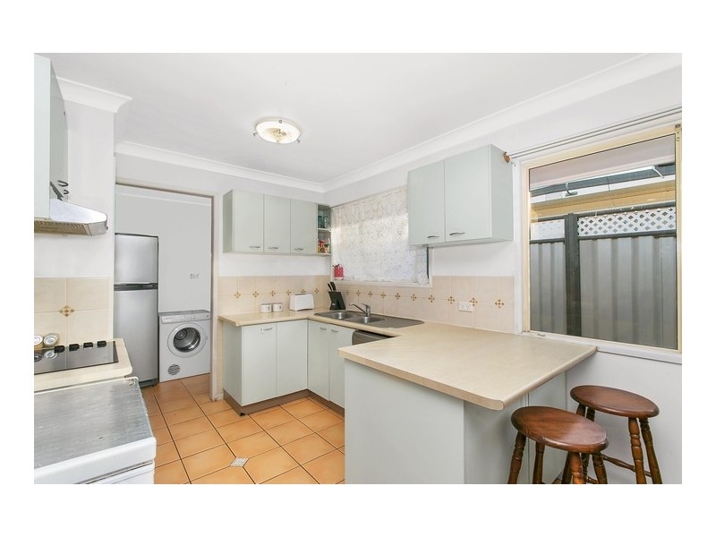 8 Brownie Street, Jamboree Heights QLD 4074