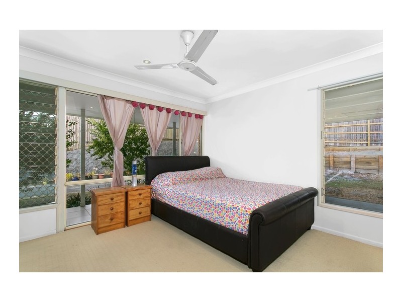 8 Brownie Street, Jamboree Heights QLD 4074