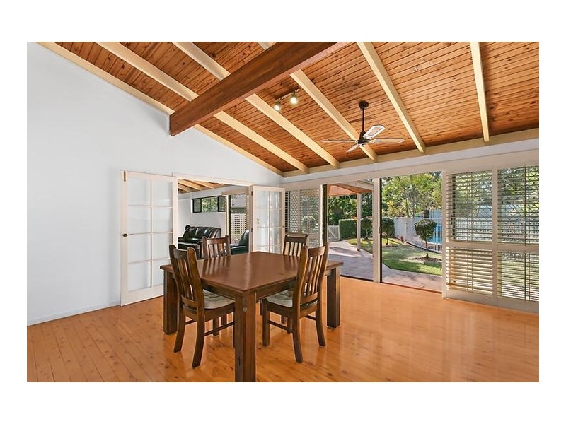 4 McLaren Street, Fig Tree Pocket QLD 4069