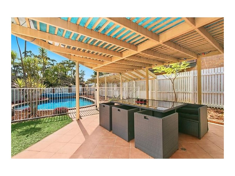 4 McLaren Street, Fig Tree Pocket QLD 4069