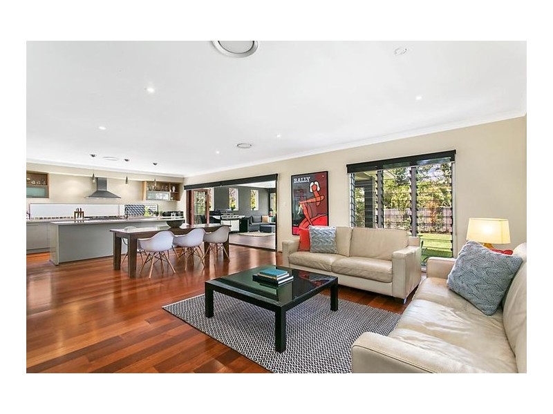 14 Ootana Street, Chapel Hill QLD 4069