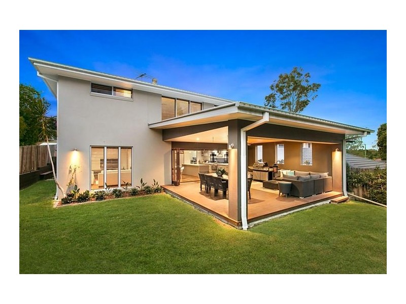 14 Ootana Street, Chapel Hill QLD 4069