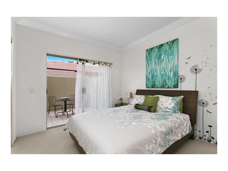 2/23 Musgrave Road, Indooroopilly QLD 4068