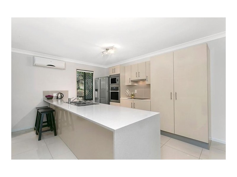 14 Summit Place, Mount Ommaney QLD 4074