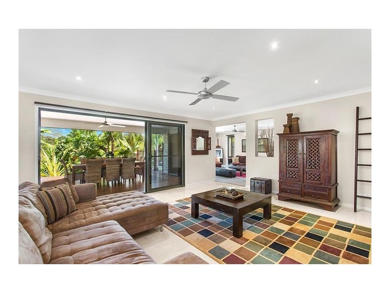 6 Colin Place, Cashmere QLD 4500