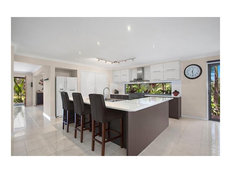 6 Colin Place, Cashmere QLD 4500