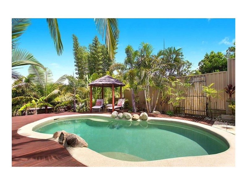 6 Colin Place, Cashmere QLD 4500