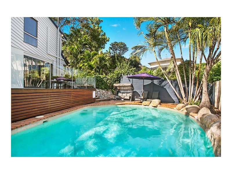 11 Donna Street, Kenmore QLD 4069