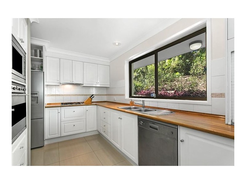 11 Donna Street, Kenmore QLD 4069