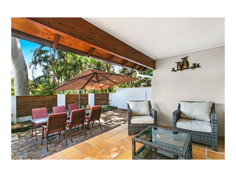 11 Donna Street, Kenmore QLD 4069