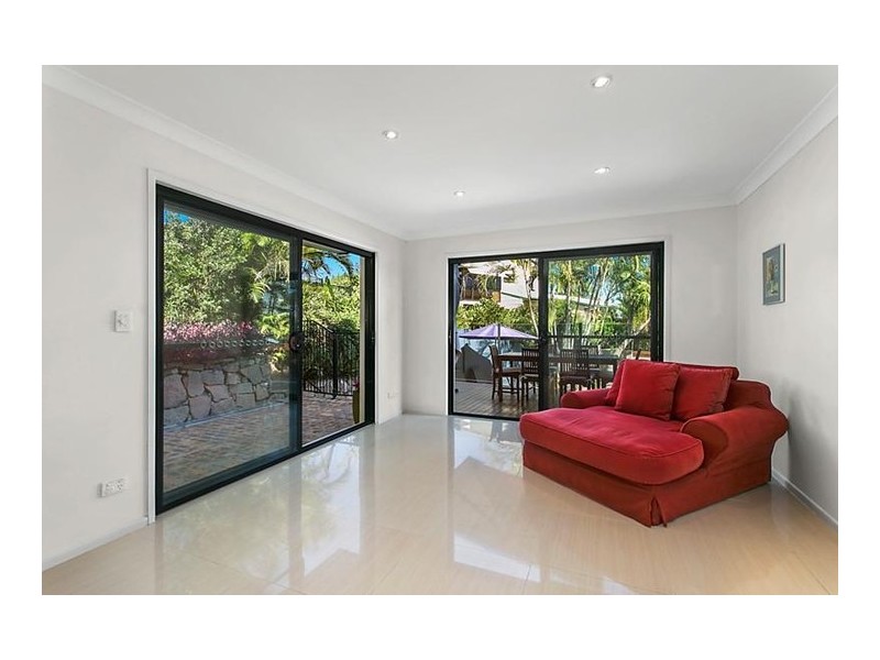 11 Donna Street, Kenmore QLD 4069