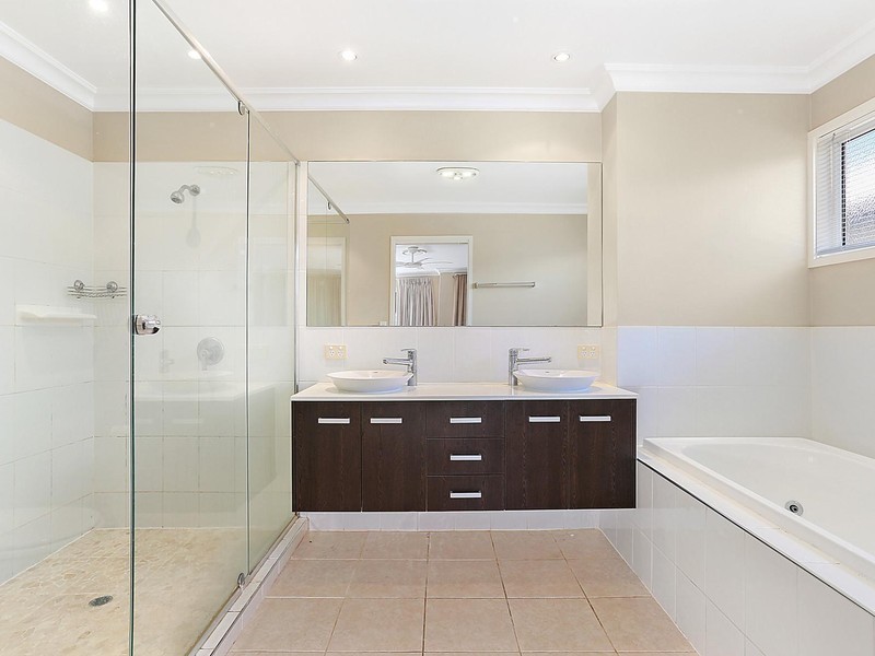 15 Ward Street, Indooroopilly QLD 4068