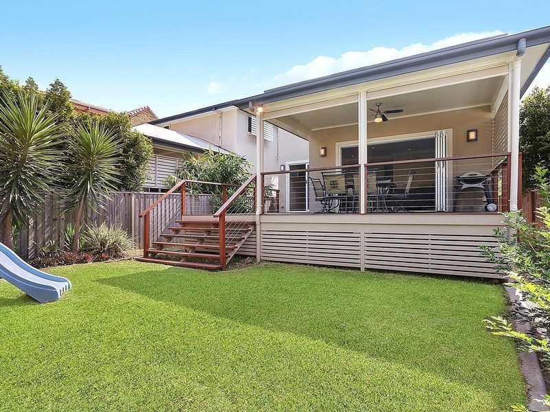 15 Ward Street, Indooroopilly QLD 4068