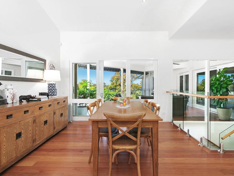 10 Glencairn Avenue, Indooroopilly QLD 4068