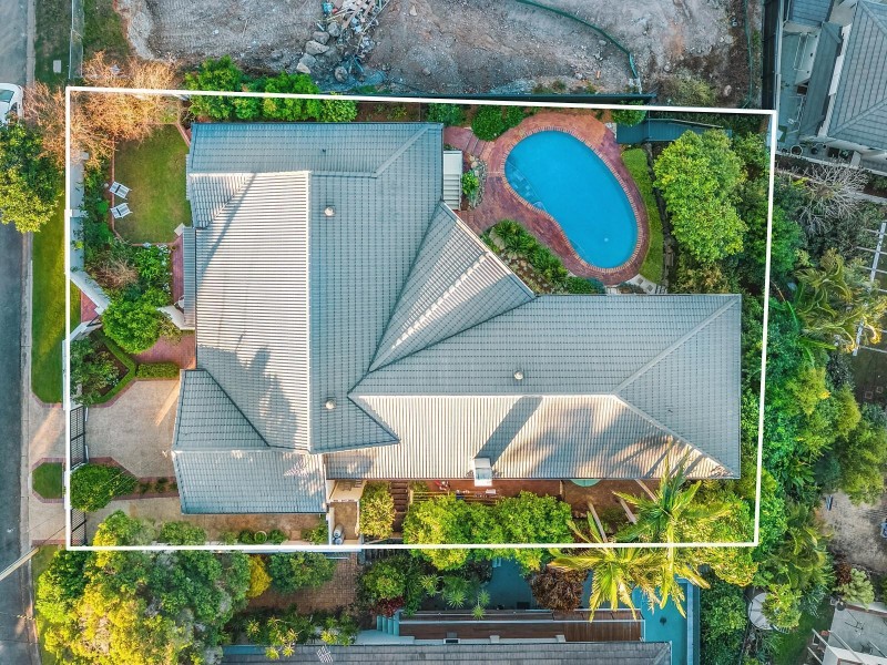 10 Glencairn Avenue, Indooroopilly QLD 4068