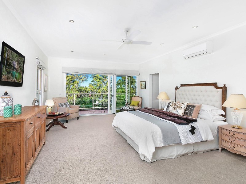 10 Glencairn Avenue, Indooroopilly QLD 4068