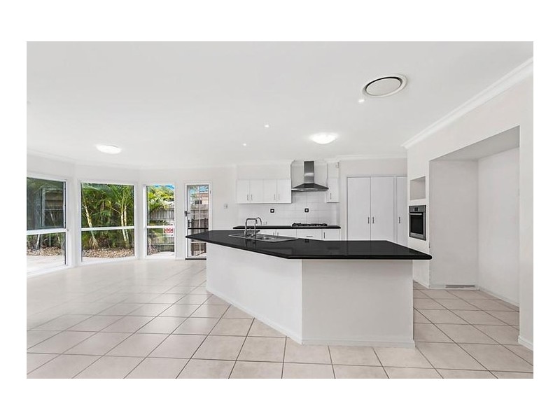 22 Samuel Place, Sinnamon Park QLD 4073